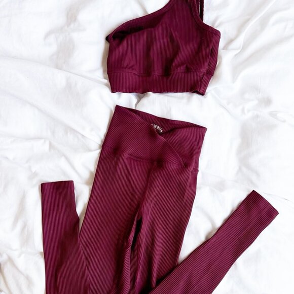 Year of Ours Maroon/Burgundy set,   Medium crop top // Small Leggings - Picture 2 of 3